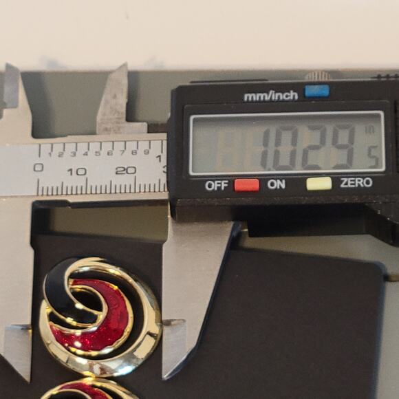 Vintage Gold Tone Enamel Swirl Pierced Earrings Black Red Round 1” - Picture 7 of 8